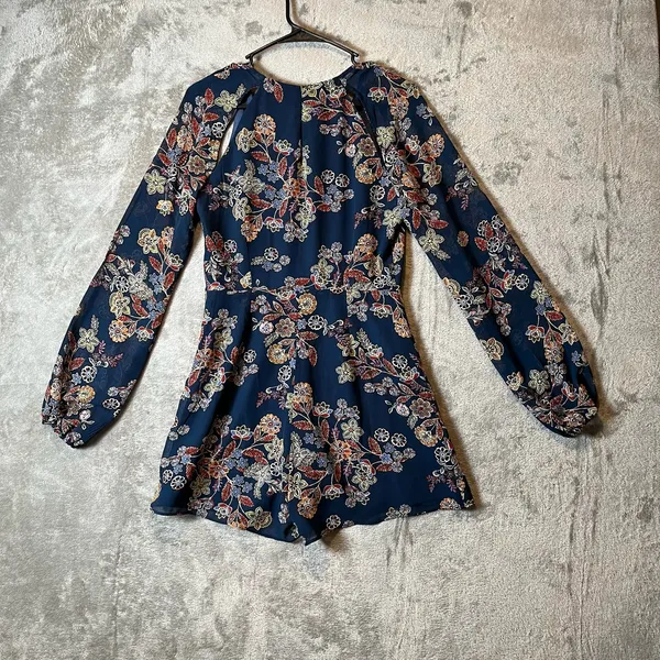 Line+Dot Adelene Navy Floral Romper Peek-A-Boo Shoulder‎ Back Cut Outs Sz Small - Image 2