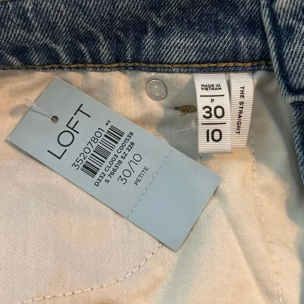 NEW LOFT Size 30 10 Petite 10P Straight Leg Jeans Distressed High Rise - Image 4