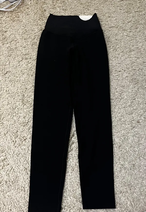 Aerie Offline By Black Waffle Print Cross Over Leggings Size Small - Image 5