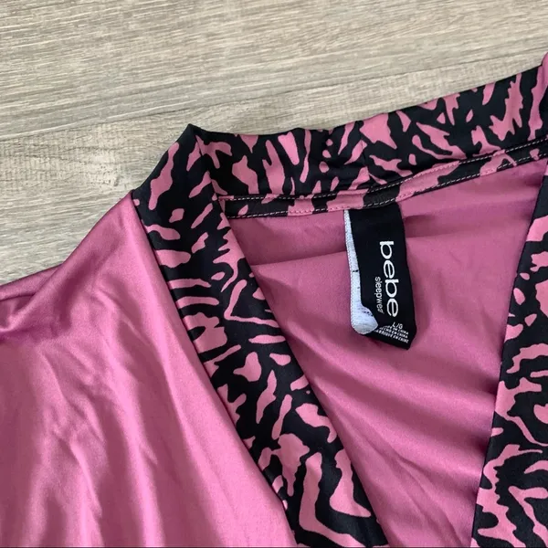 *NWT BEBE Animal Print Zebra Pink Pajama Set with Matching Belted Robe - Image 9