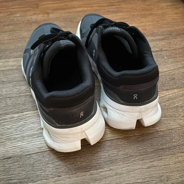 On Cloud Running Shoes - Image 4