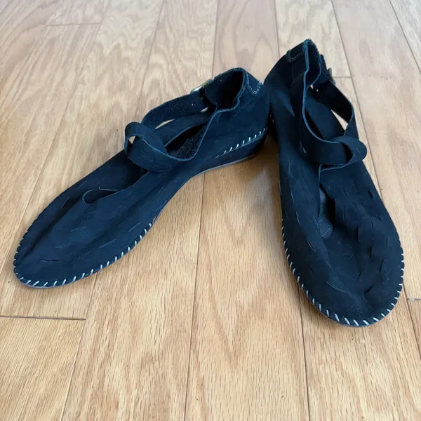 Black Suede Leather Mary Jane Flats Adjustable Buckle Strap Stitch‎ Detail - Image 2