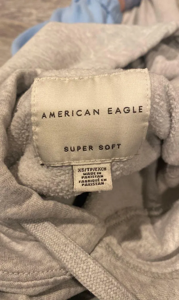 American Eagle Outfitters Sweatshirt - Image 4