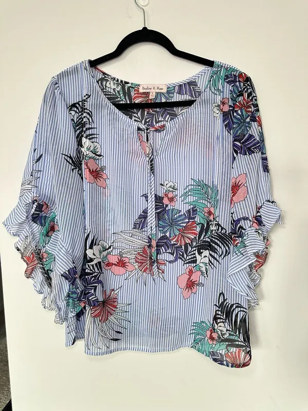 Harlow & Rose Blue and White Striped Floral Print Flutter Sleeve Tunic Top - Image 3