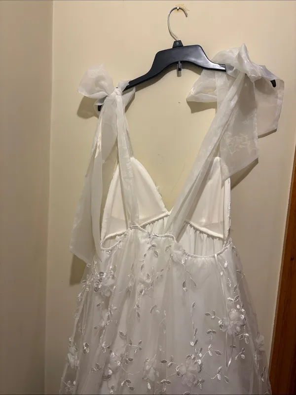 NWT White Floral Embroidered Tulle Mini Dress Boutique Size Medium - Image 6