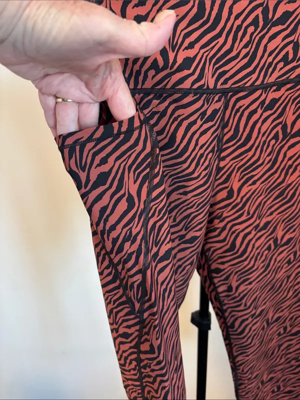 Victoria's Secret Black and Red Zebra-Print Leggings - Image 3