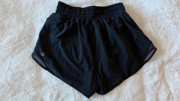 Lululemon Hotty Hot Shorts 2.5" - Image 2