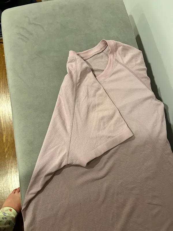Lululemon Swiftly Tech Short Sleeve - Image 3