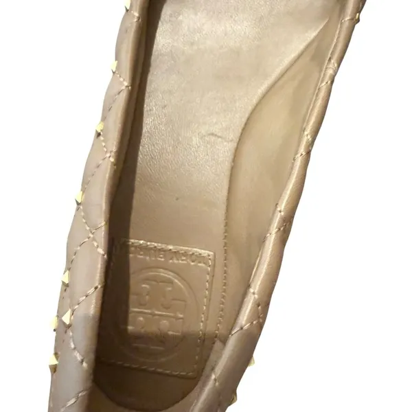 Tory Burch Kaitlin Taupe Gold Cap Toe Studded Medallion Slip On Ballet Flats 6.5 - Image 8