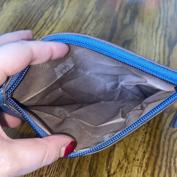 Anne Klein wristlet - Image 4