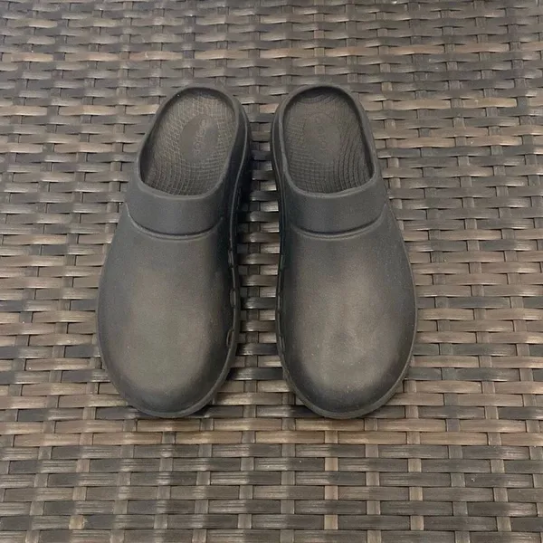 OOFOS OOclogs women’s size 7 Black - Image 2