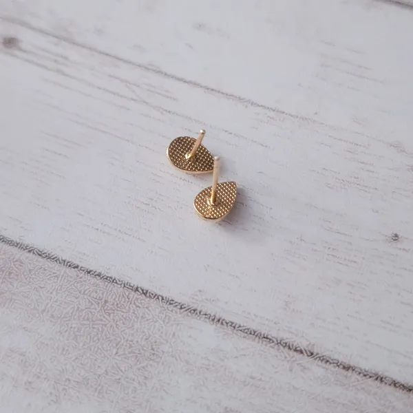 Vintage Stud Earrings Gold Tone & Clear Gem Teardrop Small & Dainty - Image 4