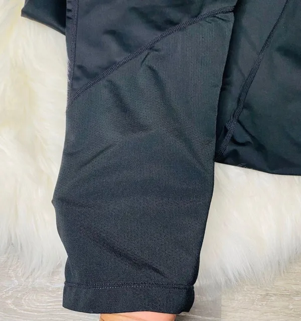 Nike Pro Black Cropped Leggings - Image 5