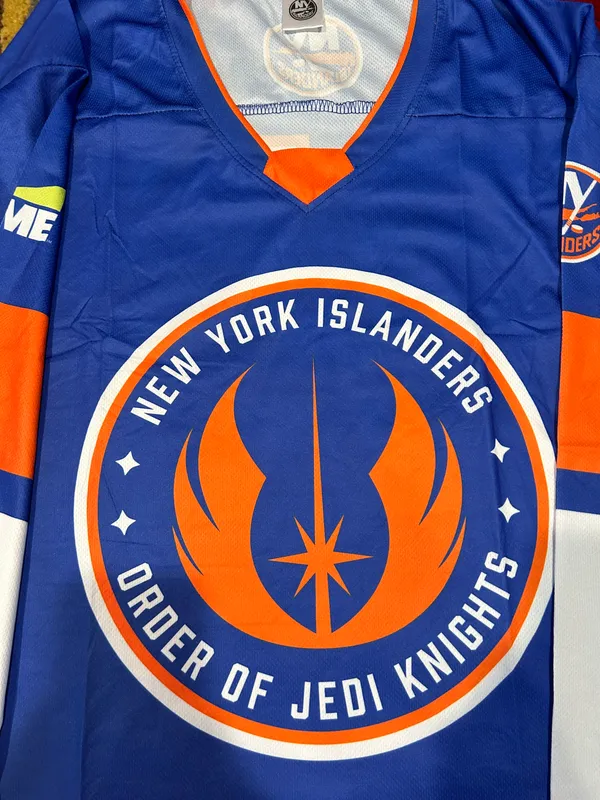Star Wars NWOT New York Islanders Hockey 2025 Jersey Top Jedi Knights Adult XL - Image 2