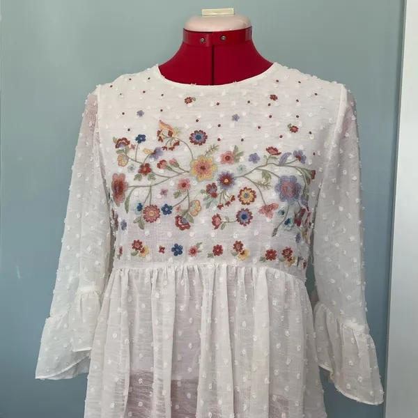Francesca’s Bell Sleeves Floral Embroidered Dots Top Sz M - Image 3