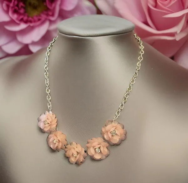 Elegant Pastel Pink Floral Blossom Crystal Statement Necklace silver Adjustable - Image 2