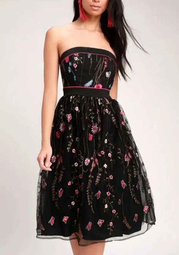Lulu’s For the Frill of It Black Embroidered Strapless Midi Dress Medium - Image 3