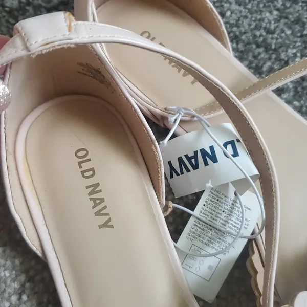 Old Navy Women's Beige Ankle Strap Flats Laser Cut Pointy. - Image 2