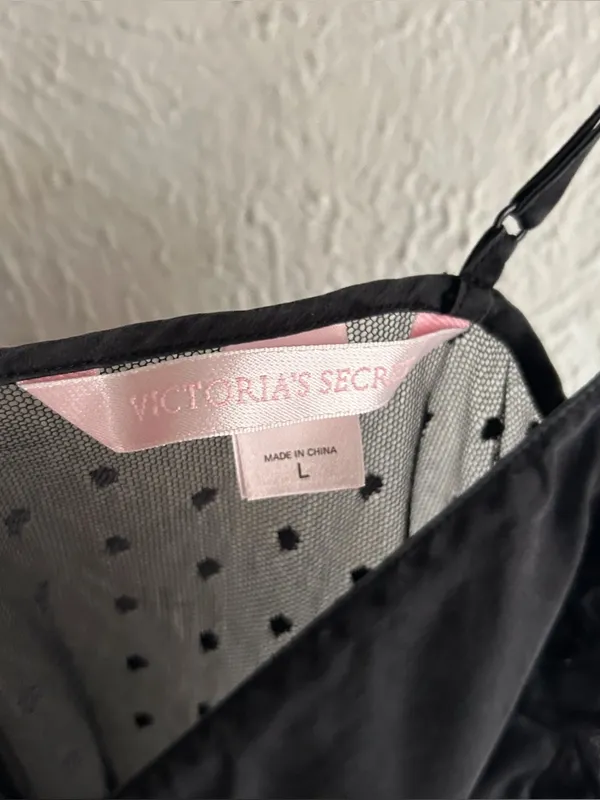 Y2K Victoria’s Secret Silk + Sheer Lace Split front Cami Top Black Large - Image 3