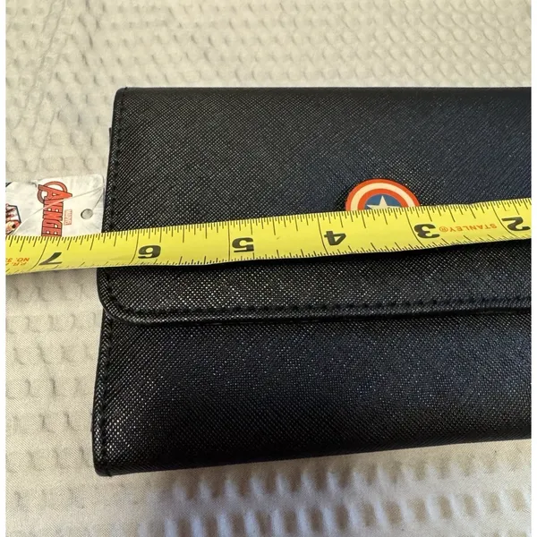 Buckle Down‎ Fold Over Black Wallet Captain America Shield Metal Emblem NWT - Image 9