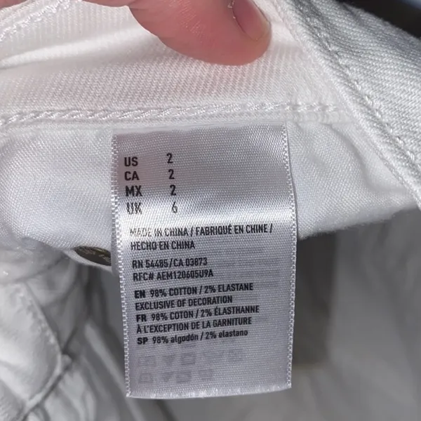 American Eagle NWOT White Ripped Mini Skirt - Image 5