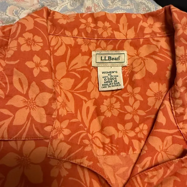 Excellent Condition Women’s L.L. Bean Hawaiian Button up Size XL - Image 3