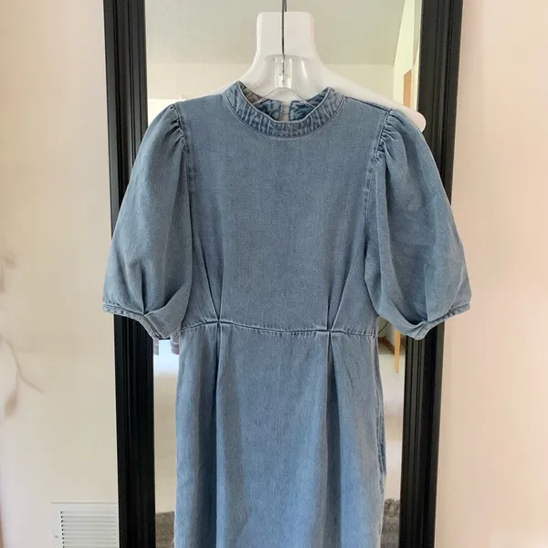 AWARE By VERO MODA Blue Short Sleeve Chambray Denim Dress - Image 2
