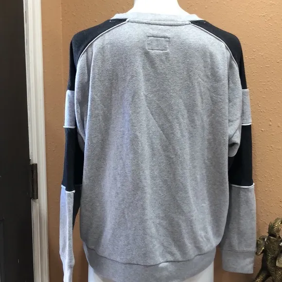 American eagle gray oversized sweatshirt - Image 5