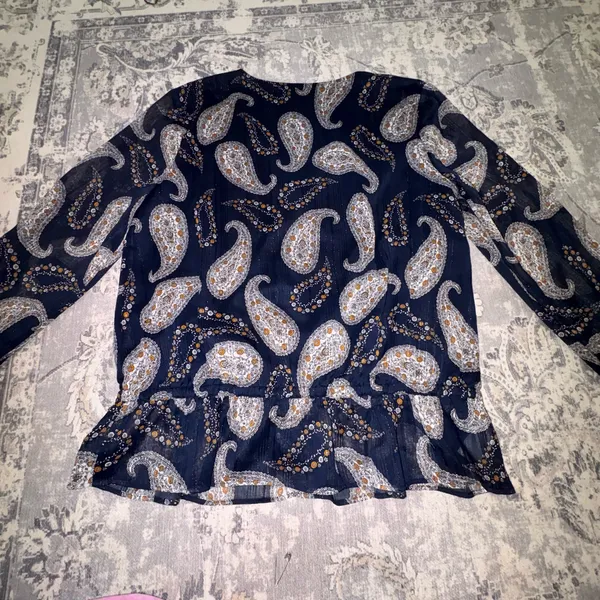 LOFT Outlet Women’s Medium Paisley Blouse Navy Floral Button Front Long Sleeve Peplum - Image 6