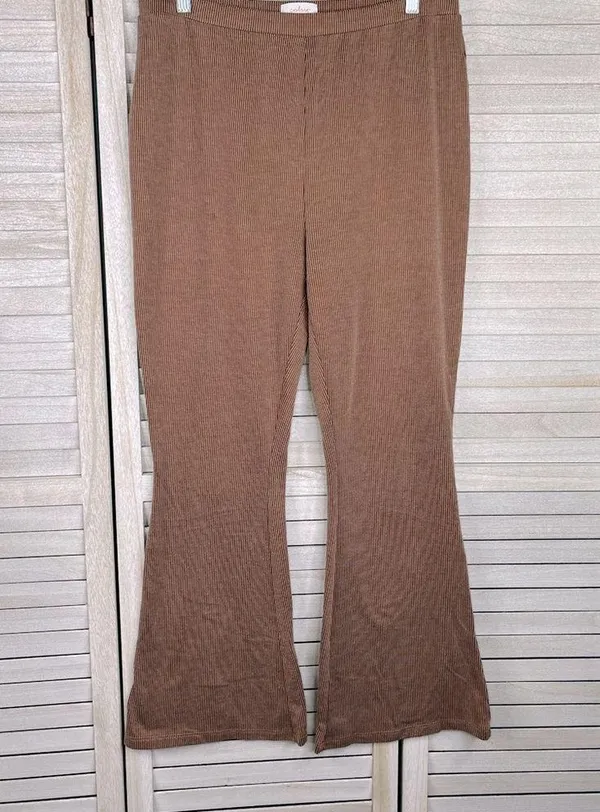 COLSIE Knit Lounge Set Pants & Cropped Button Front Top-Large - Image 4