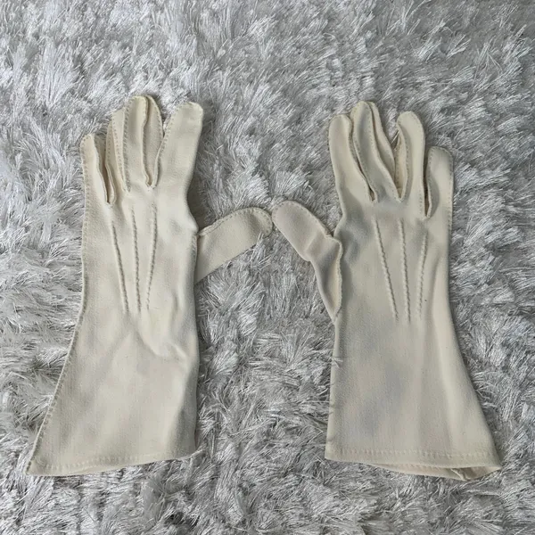 50s 60s White Cream Gloves Raised Detail OSFM - Image 2