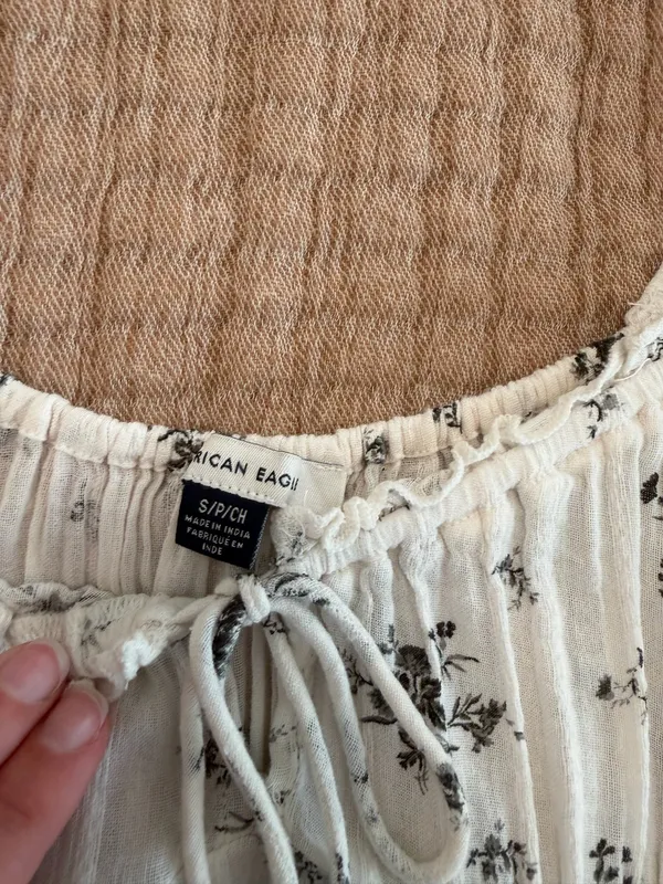 American Eagle Floral Blouse - Image 5