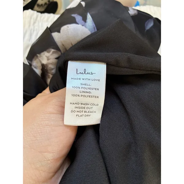 NWT Lulus Black Floral Chiffon Maxi Dress Small Surplice‎ Side Slit Whimsgoth - Image 4