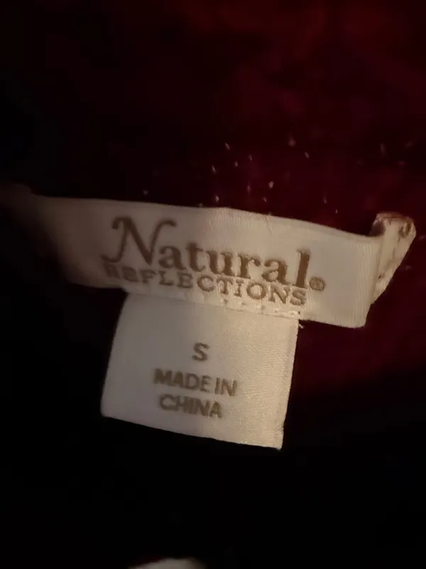 Natural Reflections‎ Burgundy Knit Top with Label Detail- Small - Image 2