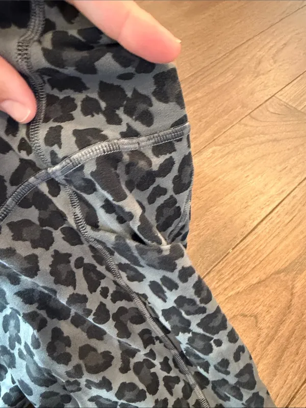 Lululemon InStill High-Rise Tight 25” ThreeD Leopard Gray Size 10 - C71-010 - Image 5