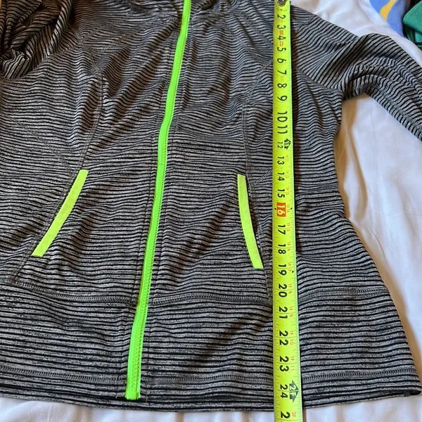 Lukka zip front jacket with neon accents and thumb opening sleeve - Image 8