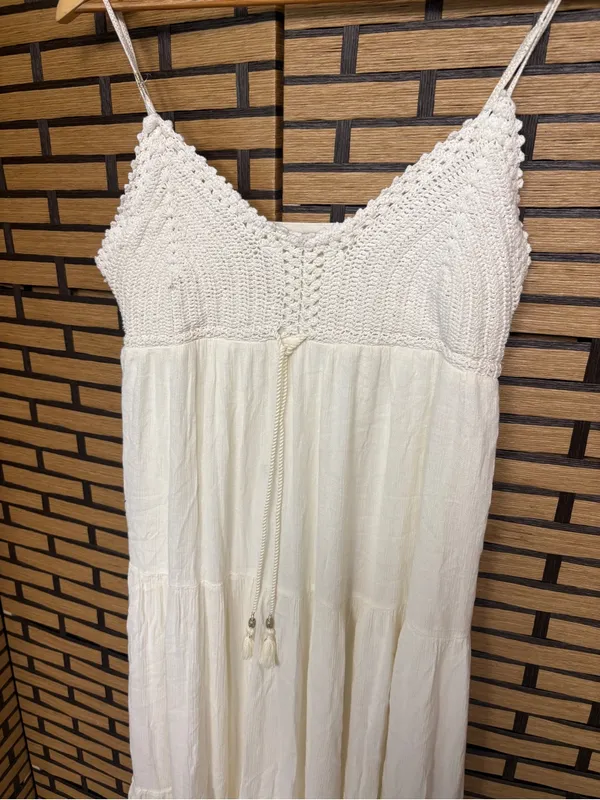 American eagle ivory maxi dress size medium - Image 3