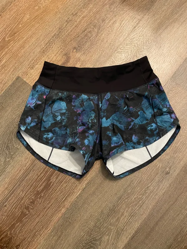 lululemon athletica Speed Up Short Black Waistband Floral-Print Athletic Size 2 - Image 2