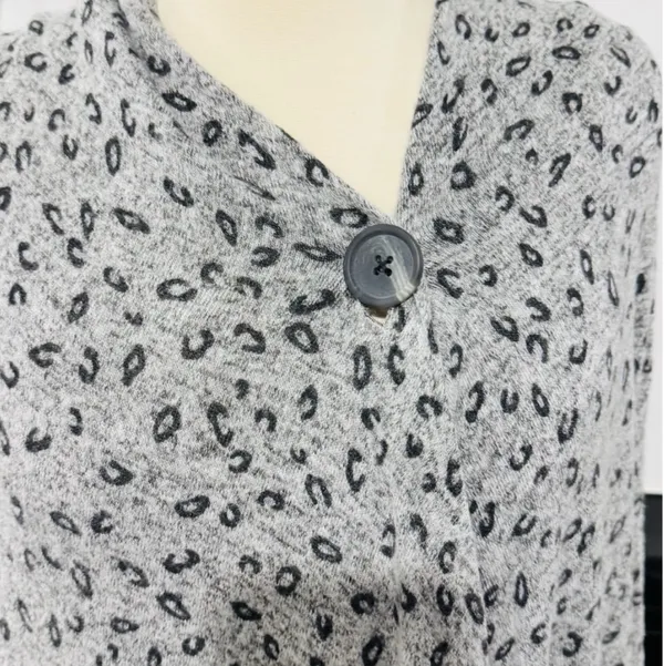 Bobeau Grey Leopard One-Button Fleece Wrap/Cape/ Cardigan - Image 5