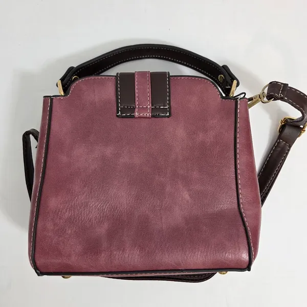 Chic Bumblebee Faux‎ Leather Handbag / Crossbody - Image 3