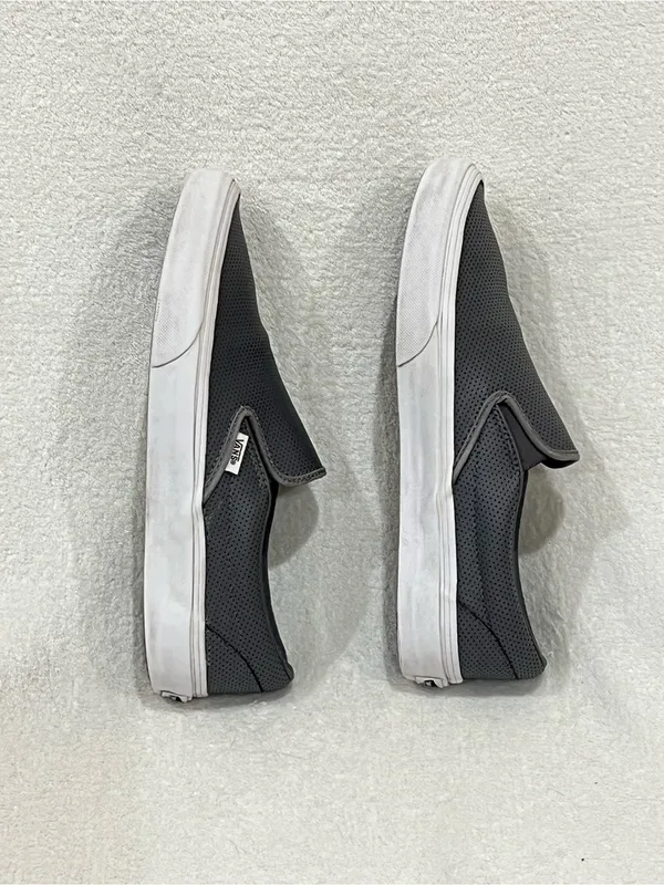 Vans Classic Grey Perf Leather Slip-On in Smoked Pearl Unisex Women’s Size 9.5 - Image 8