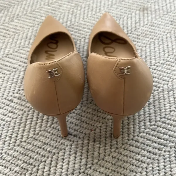 Sam Edelman Classic Beige Heels - Image 4