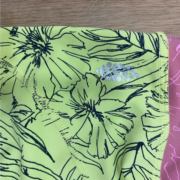 🌟Free People Movement🌟 Electric Lime Fired Up Bike Shorts Yellow/Pink Sz M - Image 5