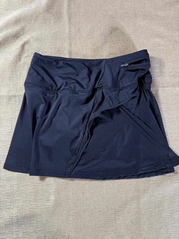 YYV Women’s Black Athletic Skort Size M Built In Shorts Zip Pocket Tennis Golf - Image 6