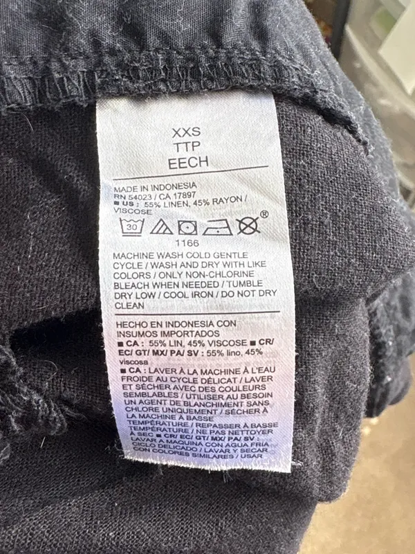 Old Navy Black High-Waist Elastic Shorts - Image 4