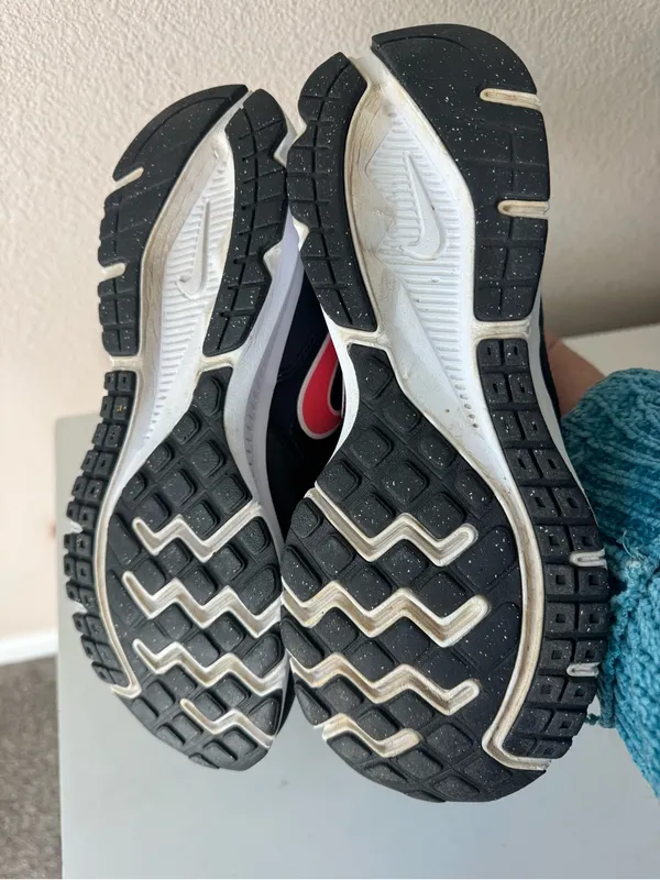 Nike Women's Black Sneakers with Red Swoosh - Image 6