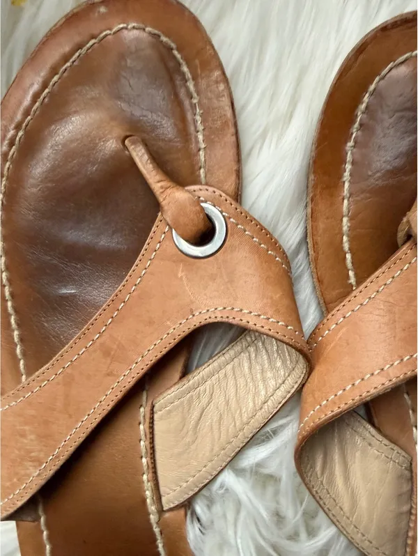 Lilly Pulitzer Brown Leather Thong Sandals Size 8 - Image 3