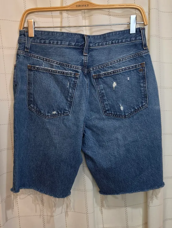 Madewell Long Denim Shorts in Pedersen Wash - Image 3