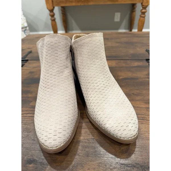 Lucky Brand Fabiana Booties Womens 8M Beige‎ Perforated Leather Ankle Boots Boho - Image 3