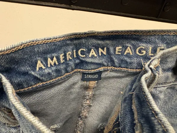 American Eagle Jean Shorts 6” Super High Waisted Relaxed Short - Image 3